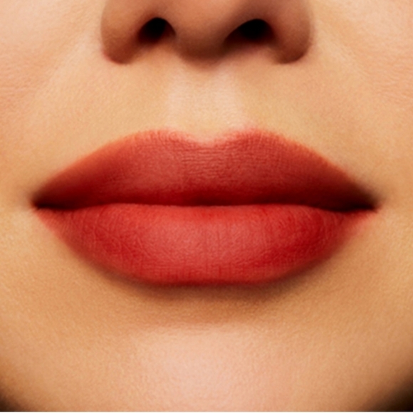 Mac Powder Kiss Liquid lipstick, Devoted to chili NIB - Picture 7 of 8